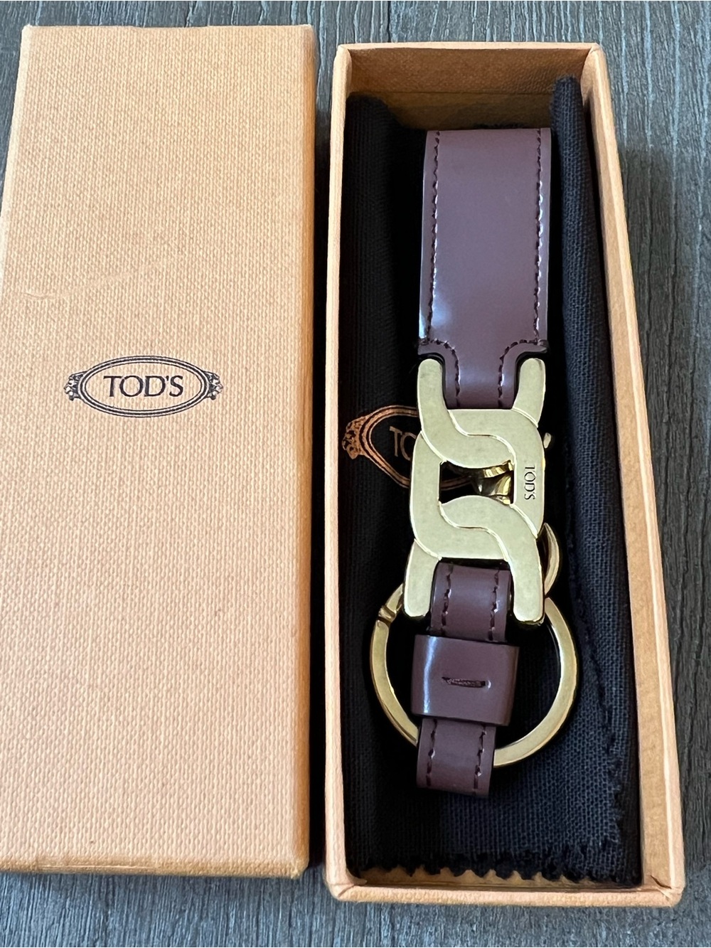 Tod's Kate Key Holder in Brown Leather with Box and Dust Cloth - Picture 4 of 5